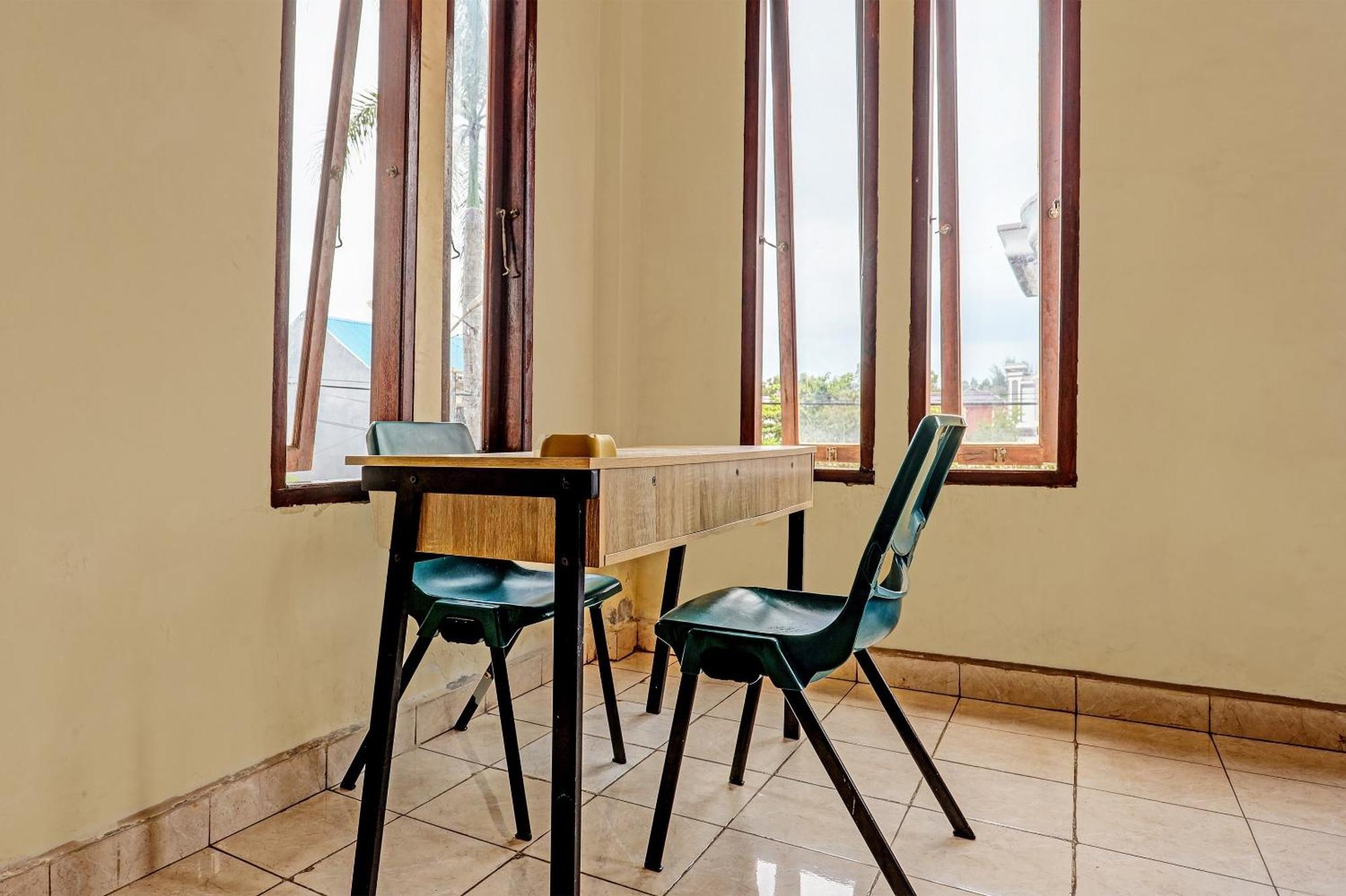 Oyo 91636 Kak Dadut Homestay Batam Buitenkant foto