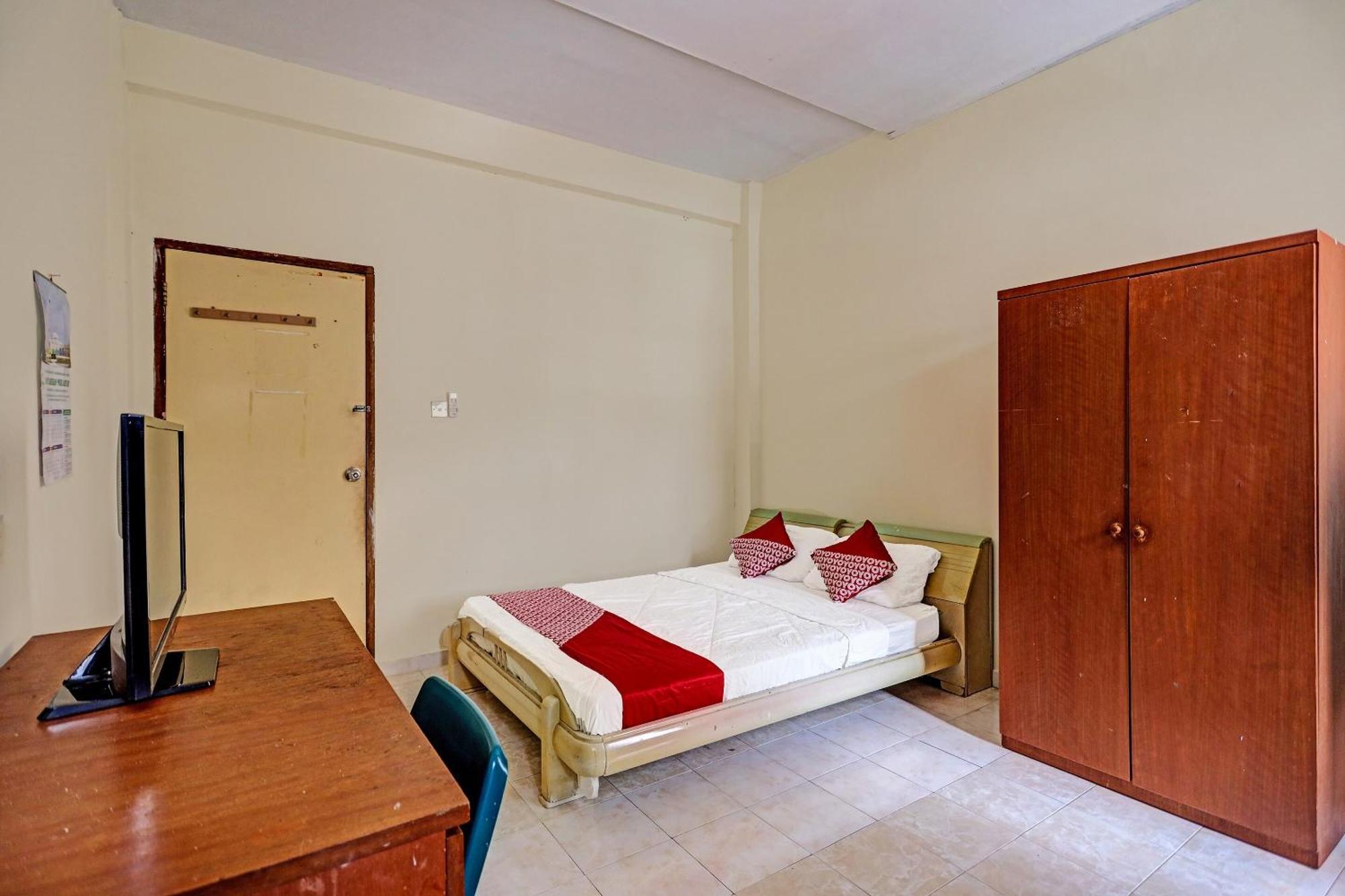 Oyo 91636 Kak Dadut Homestay Batam Buitenkant foto