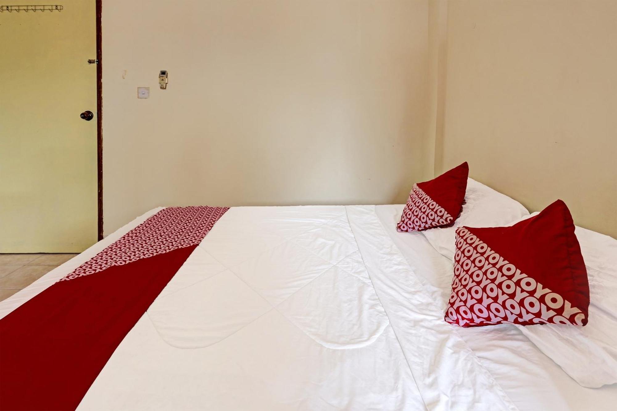 Oyo 91636 Kak Dadut Homestay Batam Buitenkant foto