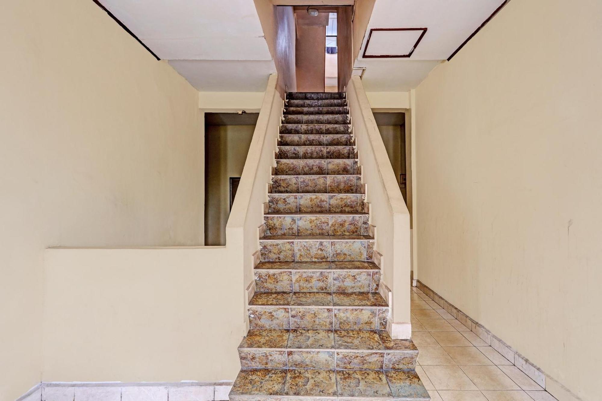 Oyo 91636 Kak Dadut Homestay Batam Buitenkant foto